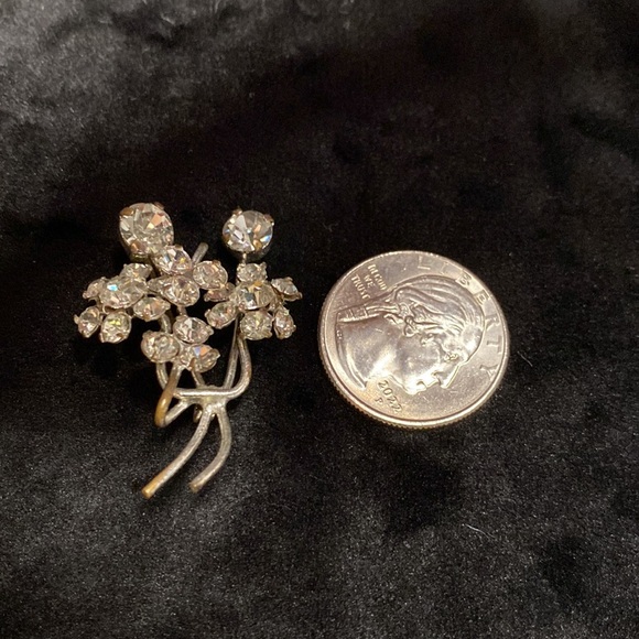 Vintage rhinestone brooch - Picture 7 of 7